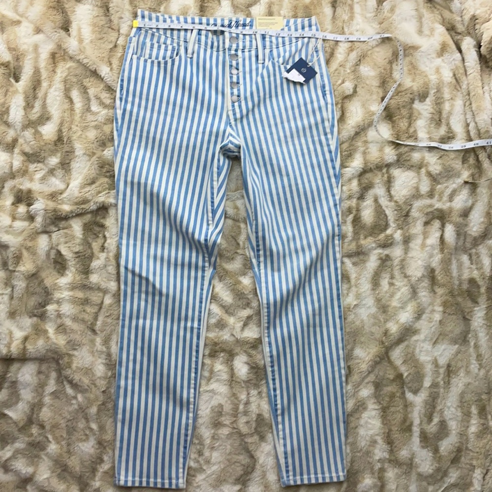 ✨NWT•Universal Thread striped jeans